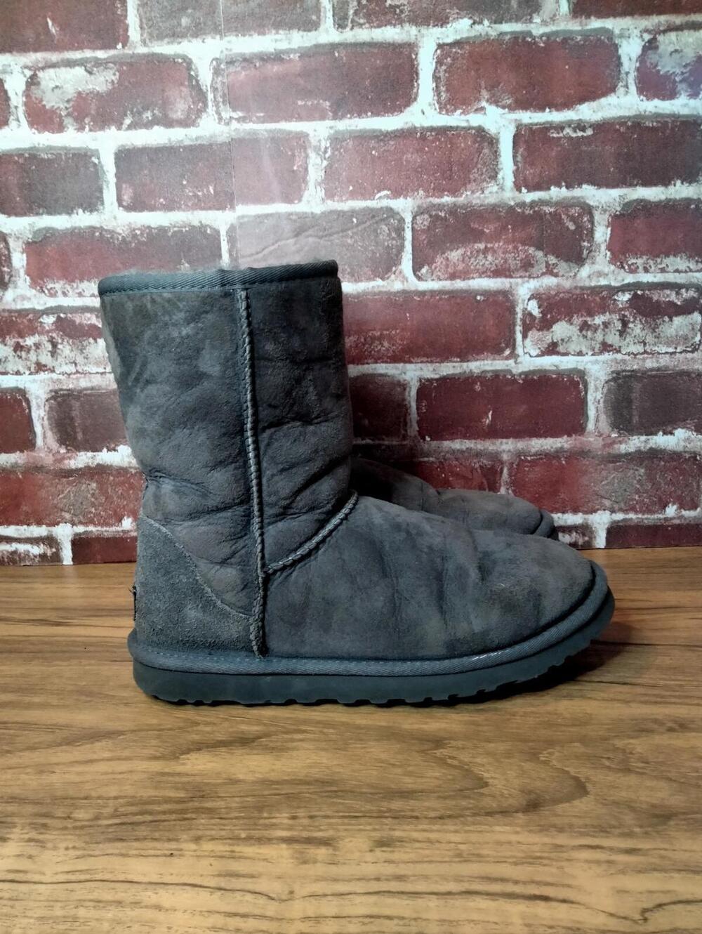 UGG Short Boots Womens Size 8 Gray Winter Slip-On Boots